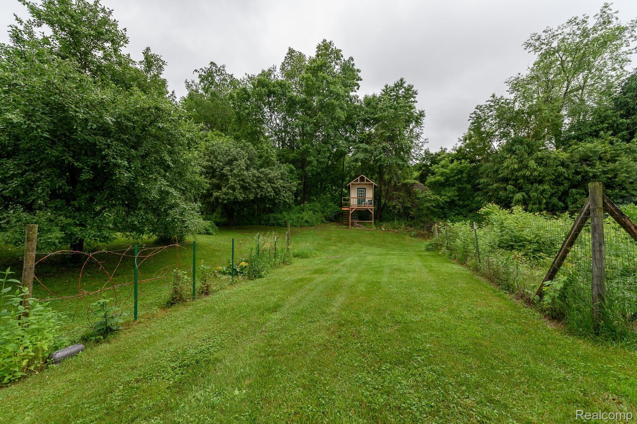 1210 Baker Road Fenton, MI 48430 - Photo 11 of 39 DSC_3193.jpg