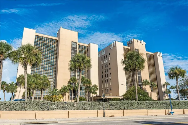 $790,000 | 900 Gulf Boulevard, Unit 702, Indian Rocks Beach, FL 33785