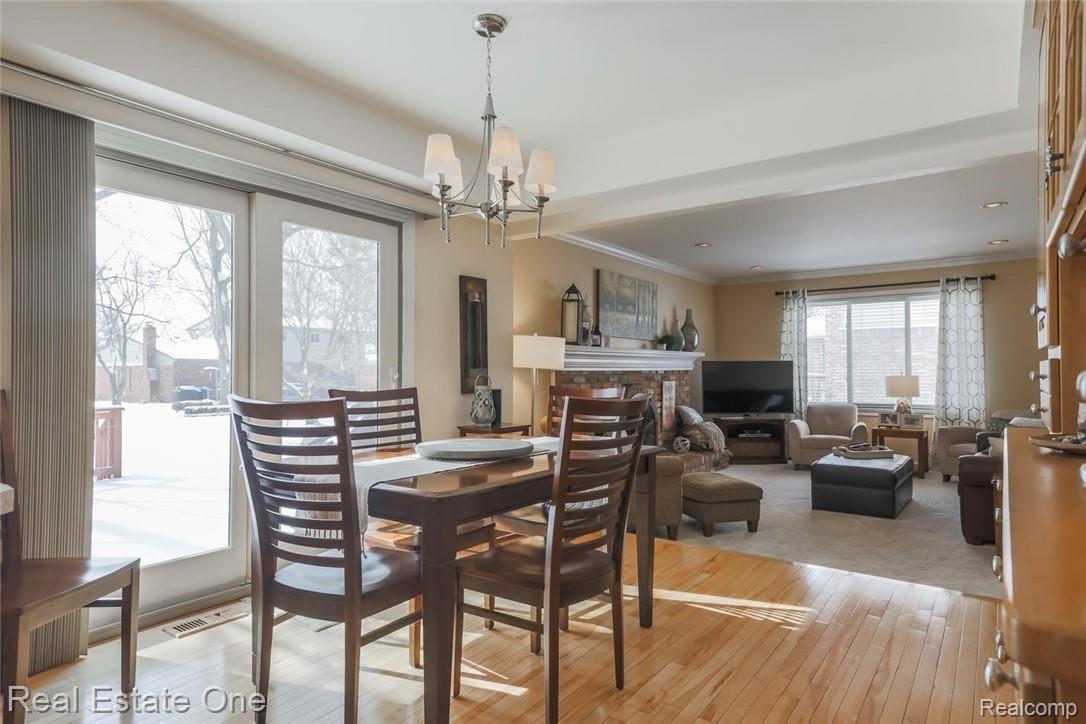 698 Abbey Court Rochester, MI 48307 - Photo 22 of 54 20.5-Abbey