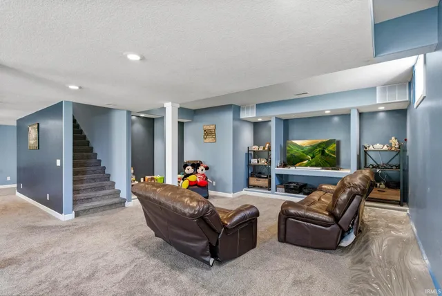 $494,900 | 5185 Sawgrass Lane, Leesburg, IN 46538