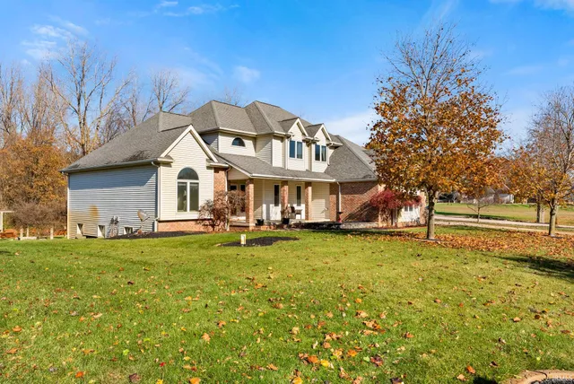 $494,900 | 5185 Sawgrass Lane, Leesburg, IN 46538