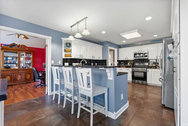 $494,900 | 5185 Sawgrass Lane, Leesburg, IN 46538