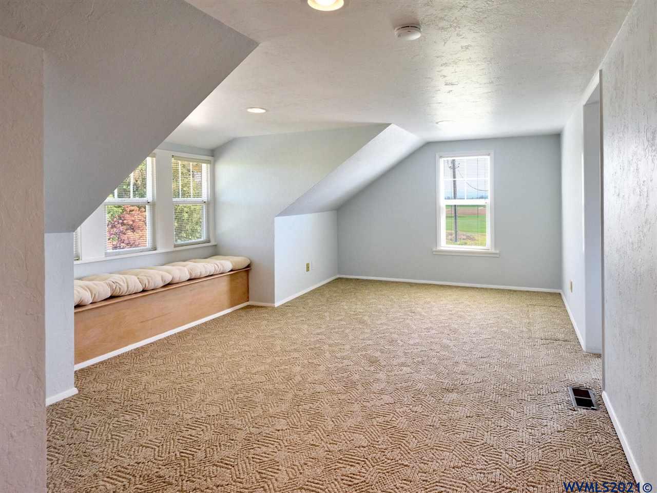 7062 Scism Road Northeast Silverton, OR 97381 - Photo 13 of 36