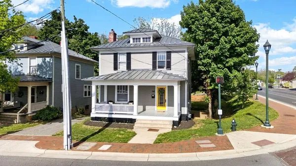 $450,000 | 342 North Lewis Street, Staunton, VA 24401