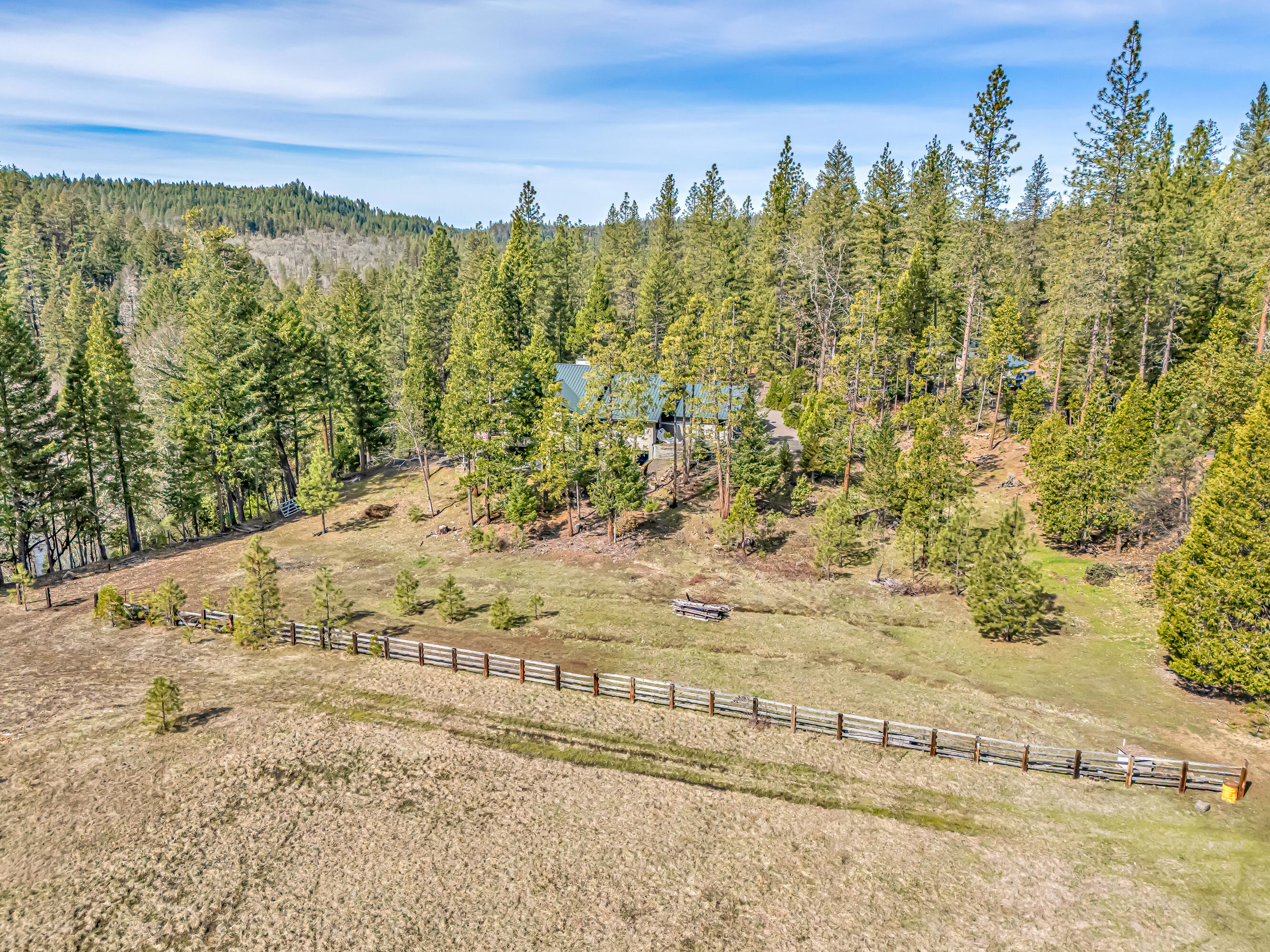 2455 Cobleigh Road Eagle Point, OR 97524 - Photo 53 of 63 DJI_20250325113617_0055_D