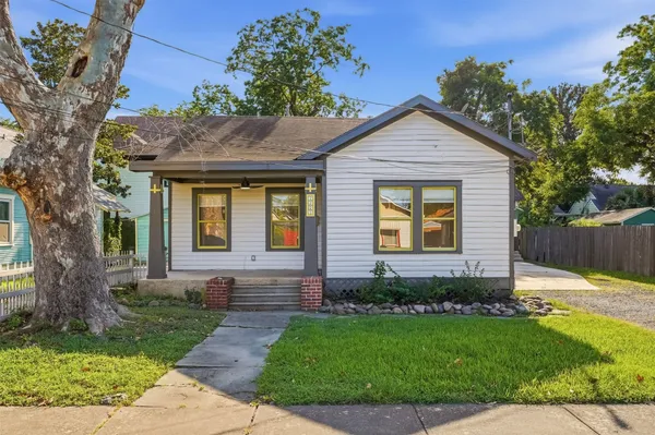 $2,500 | 2223 Singleton Street, Houston, TX 77008