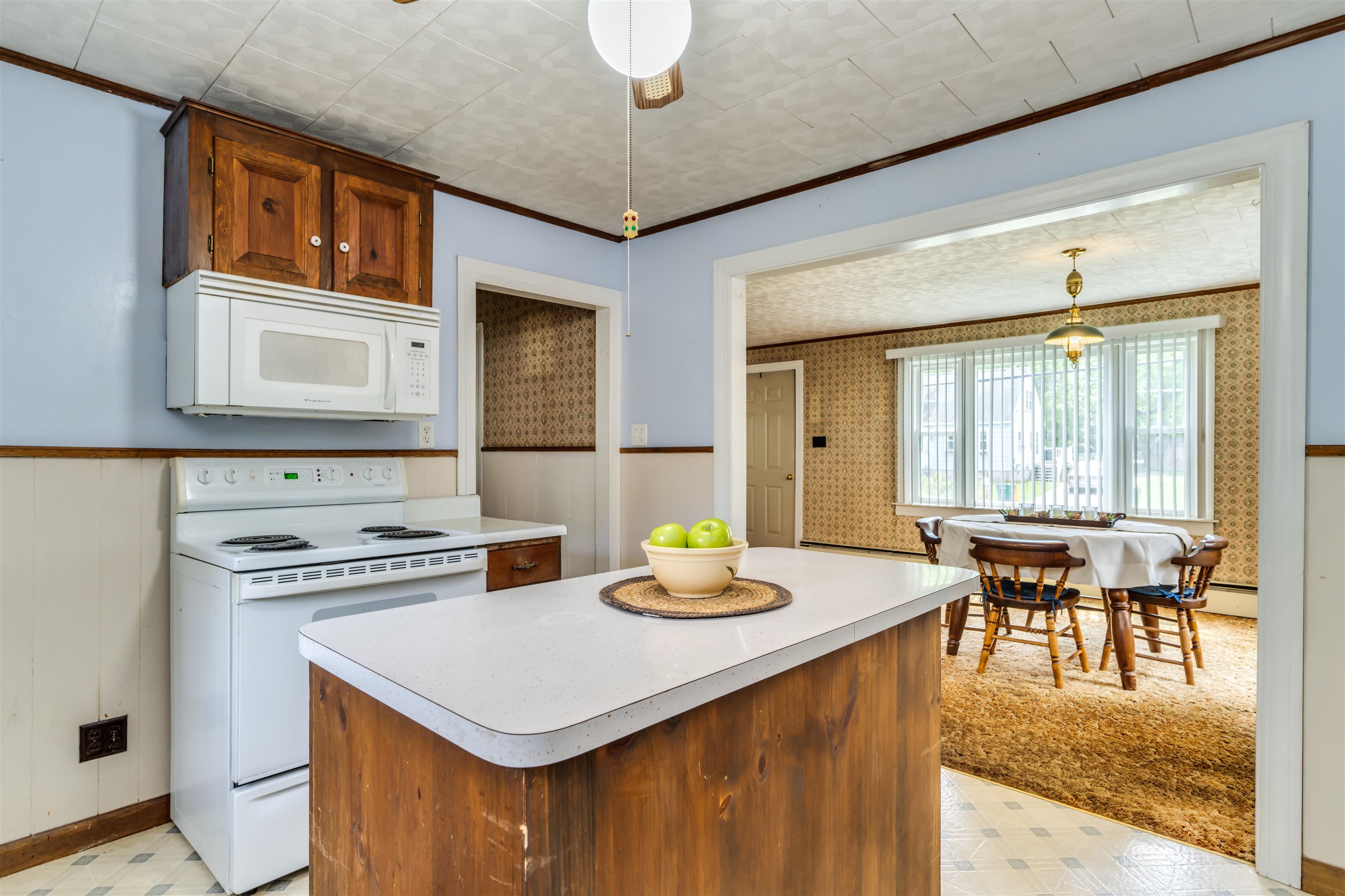 564 Portland Street Rochester, NH 03867 - Photo 4 of 36 Gallery Image 4