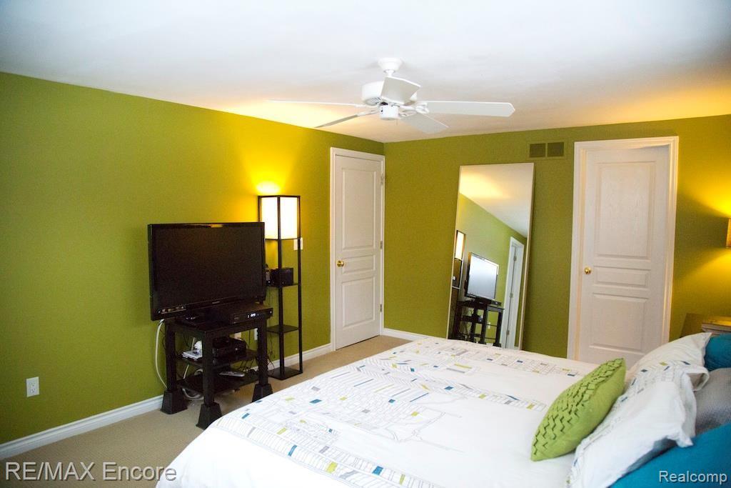 2810 Hillendale Drive Rochester Hills, MI 48309 - Photo 25 of 38