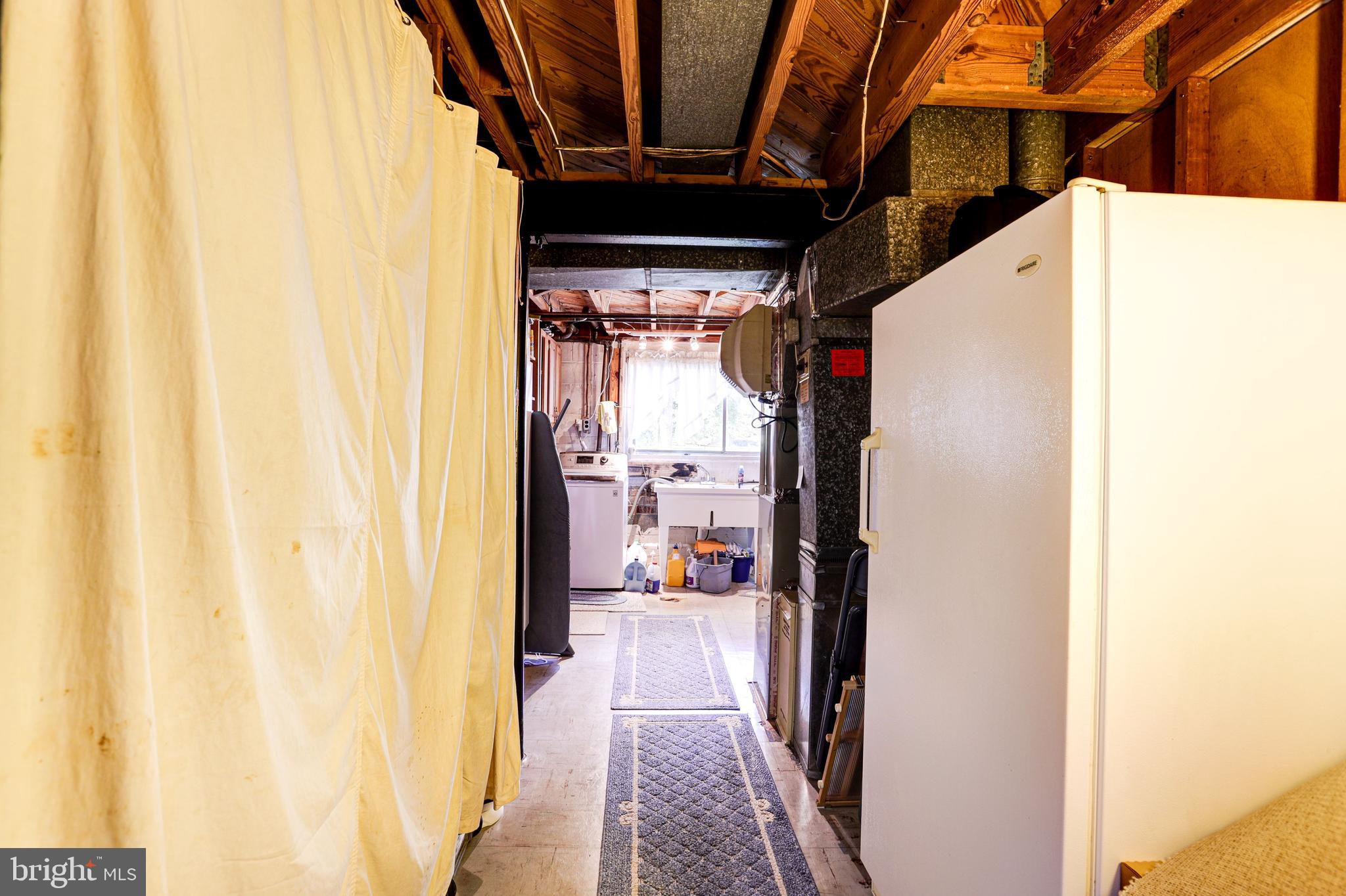 5508 Yorkshire Street Springfield, VA 22151 - Photo 26 of 30 Laundry and Utility