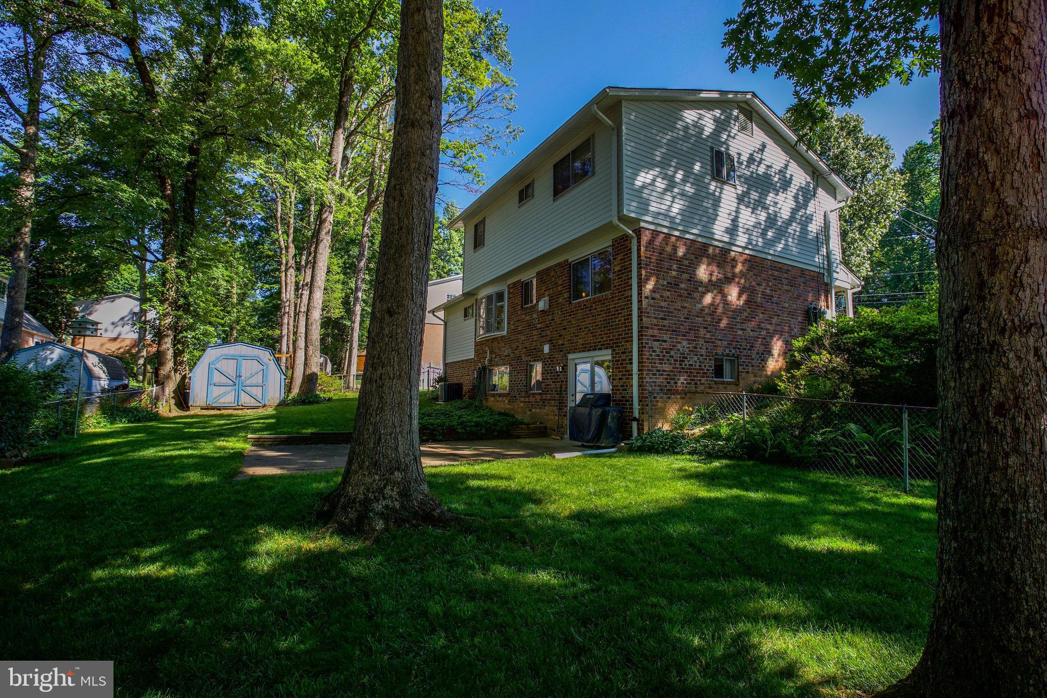 5508 Yorkshire Street Springfield, VA 22151 - Photo 28 of 30 Exterior Rear