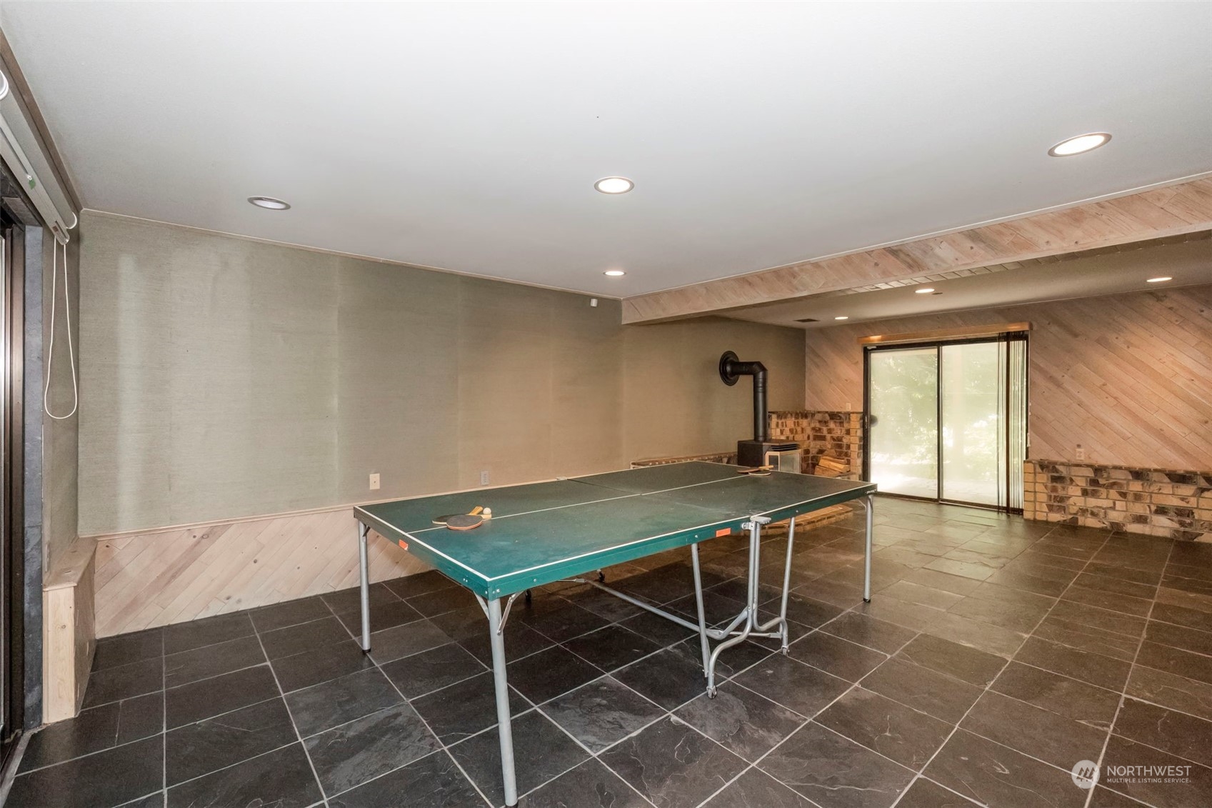 5695 Southwest 44th Street Port Orchard, WA 98367 - Photo 30 of 40 a view of a room with gym equipment