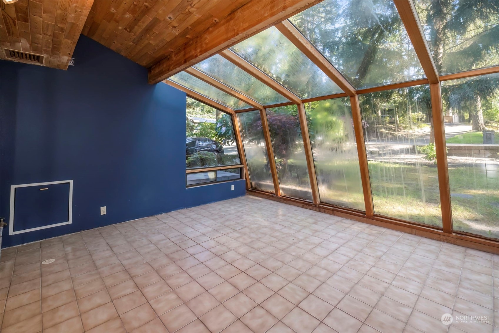 5695 Southwest 44th Street Port Orchard, WA 98367 - Photo 32 of 40 a view of empty room with floor to ceiling window