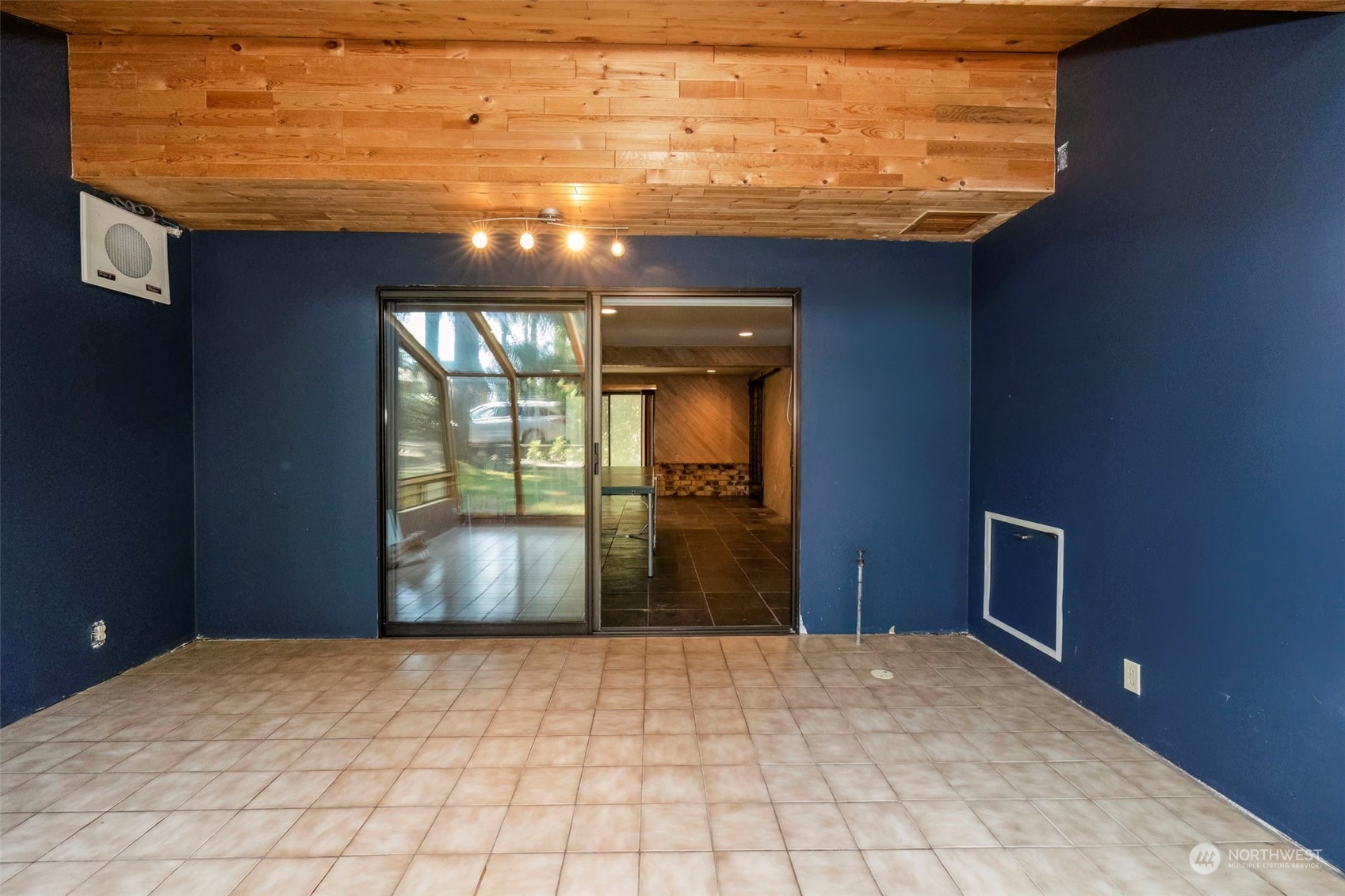 5695 Southwest 44th Street Port Orchard, WA 98367 - Photo 34 of 40 a view of empty room with window