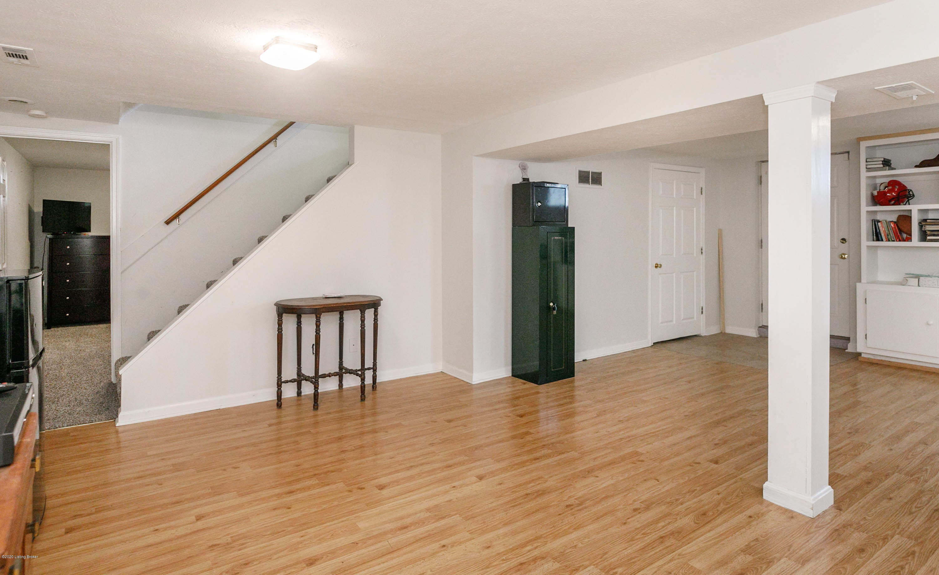 3211 Radiance Road Louisville, KY 40220 - Photo 28 of 36 028