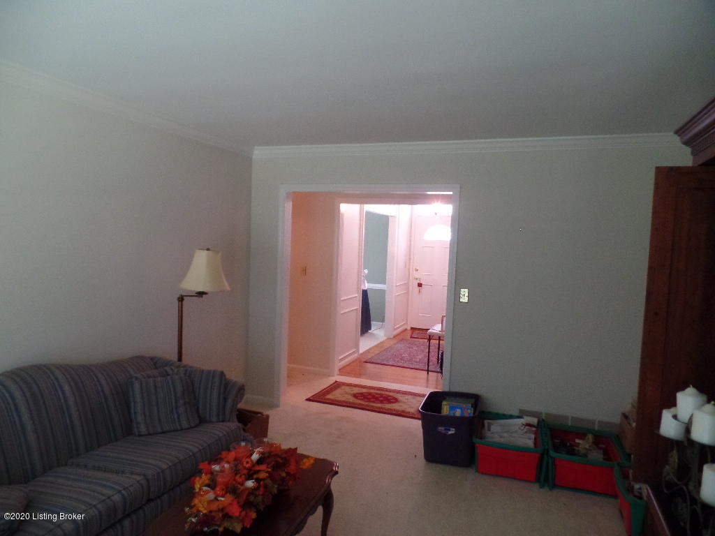 705 Farmingham Road Louisville, KY 40243 - Photo 10 of 29 SAM_2772