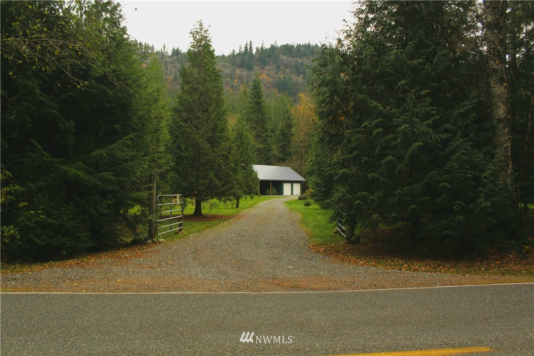 6851 South Pass Road Maple Falls, WA 98266 - Photo 2 of 34