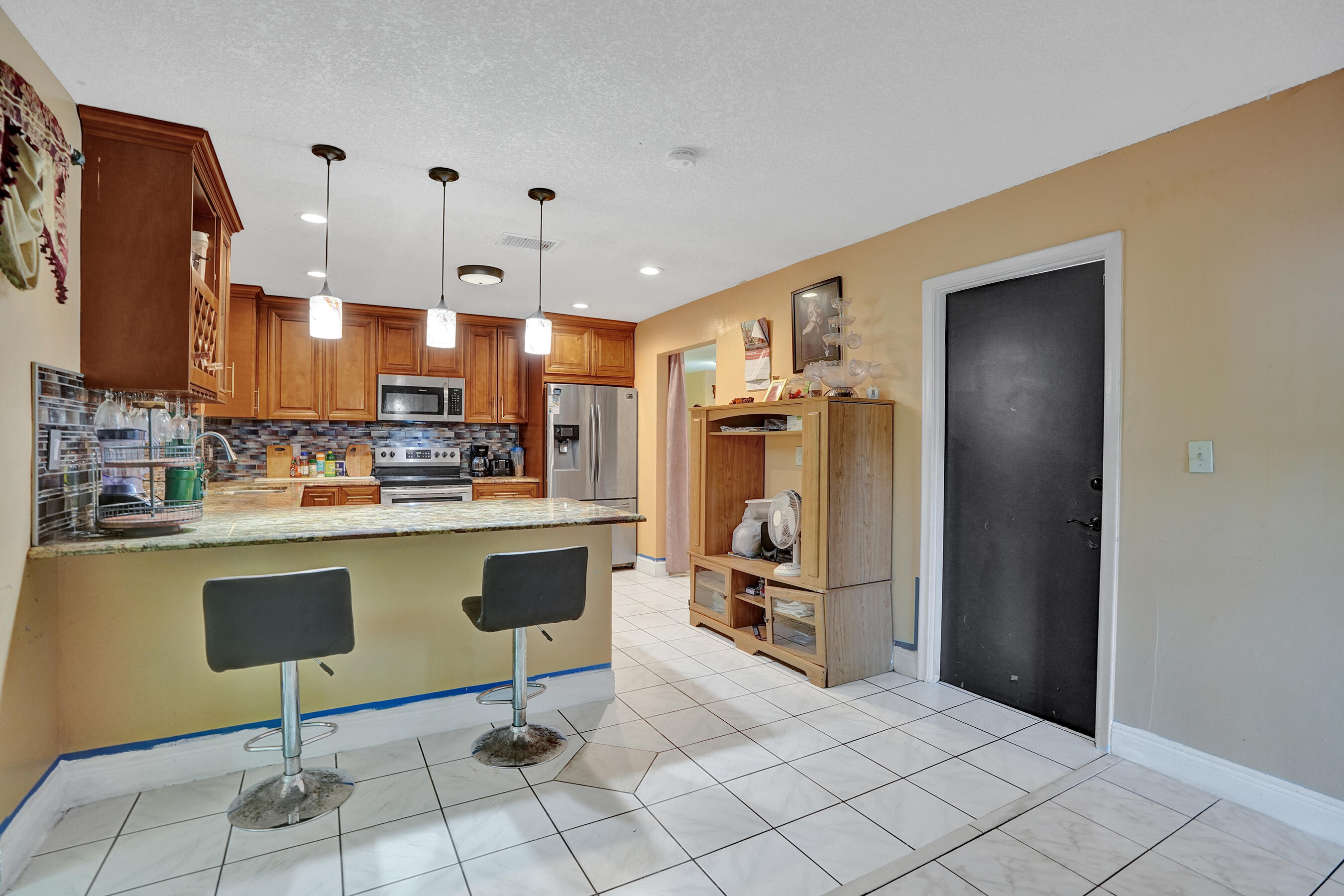 6540 Southwest 7th Street Margate, FL 33068 - Photo 11 of 38 Kitchen