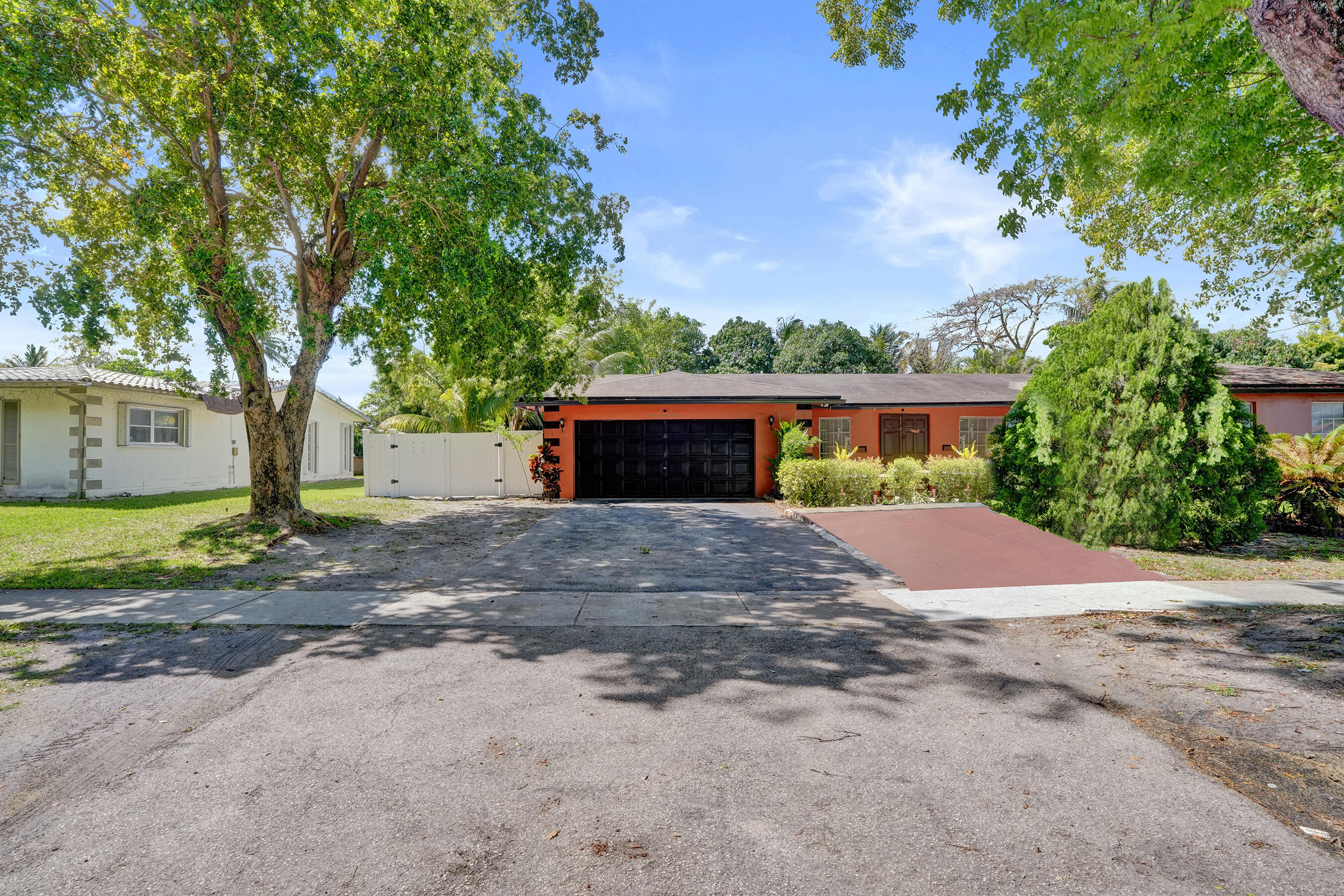 6540 Southwest 7th Street Margate, FL 33068 - Photo 2 of 38 Exterior Front