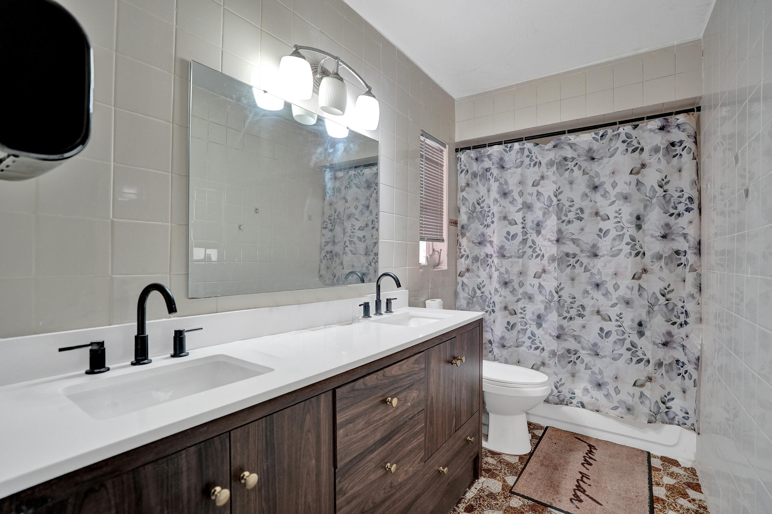 6540 Southwest 7th Street Margate, FL 33068 - Photo 35 of 38 Guest Bathroom