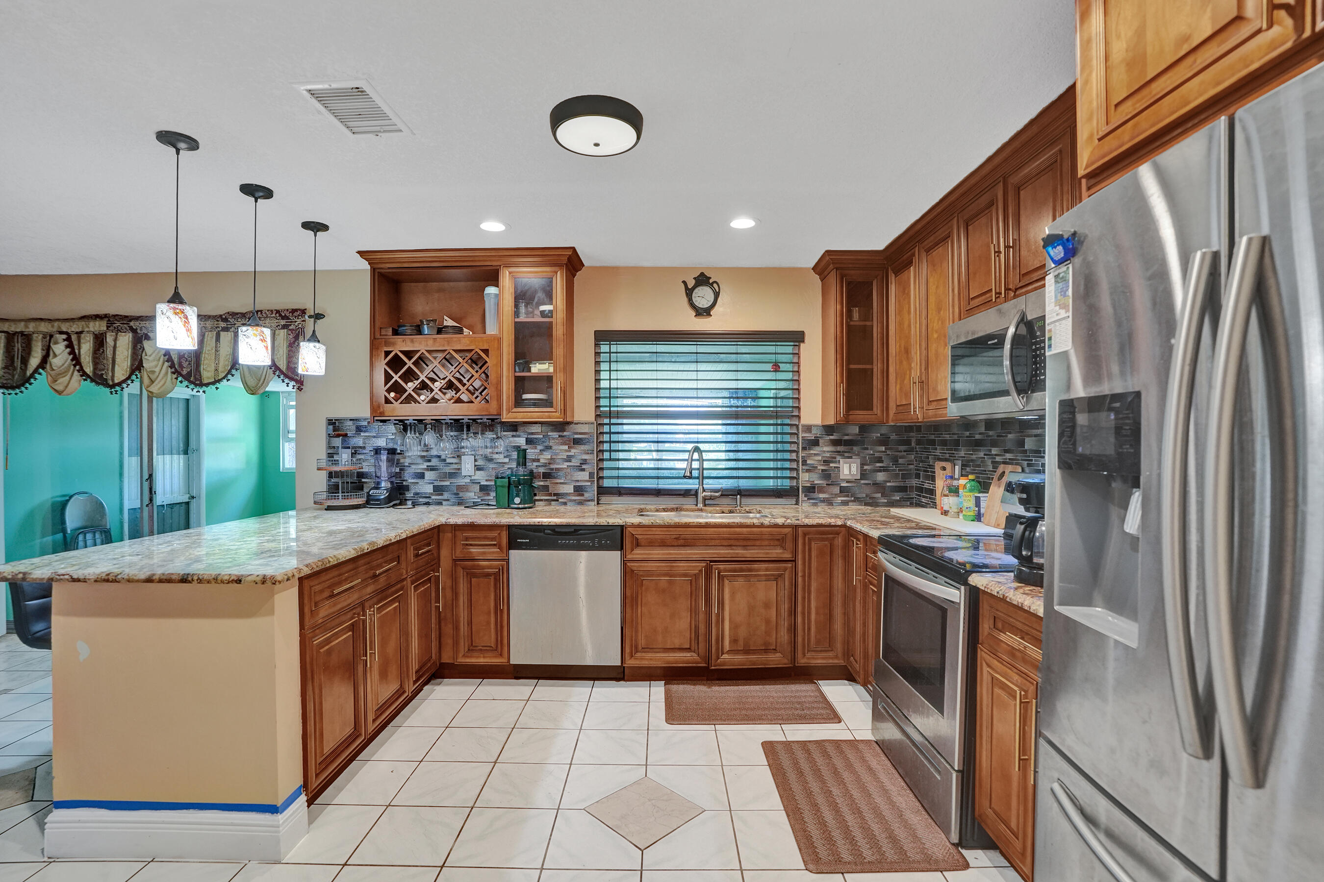 6540 Southwest 7th Street Margate, FL 33068 - Photo 7 of 38 Kitchen