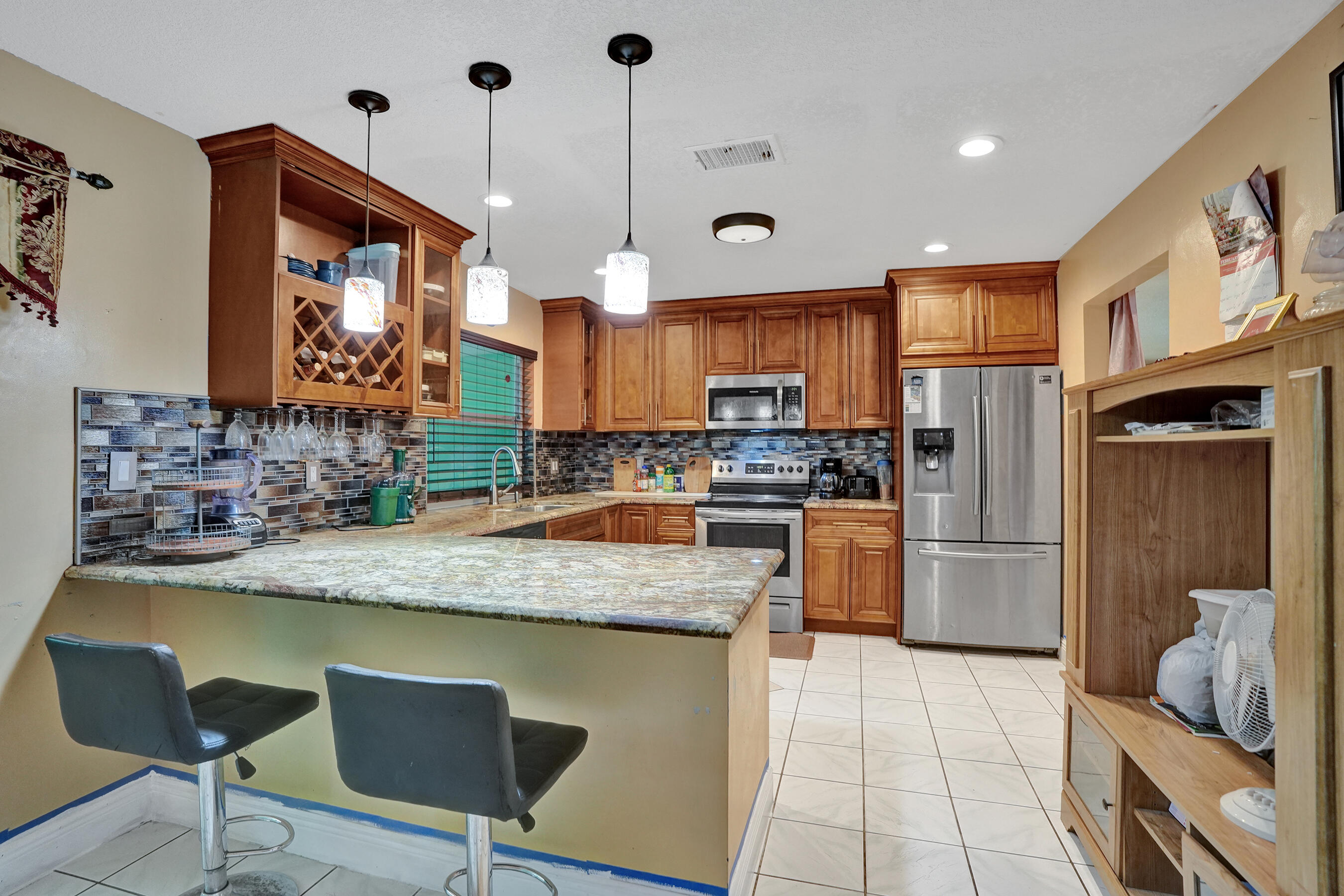6540 Southwest 7th Street Margate, FL 33068 - Photo 10 of 38 Kitchen