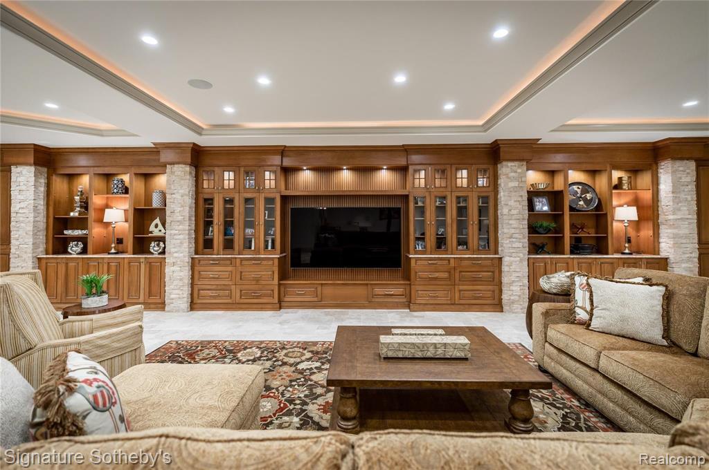 984 Lake Shore Road Grosse Pointe Shores, MI 48236 - Photo 27 of 43