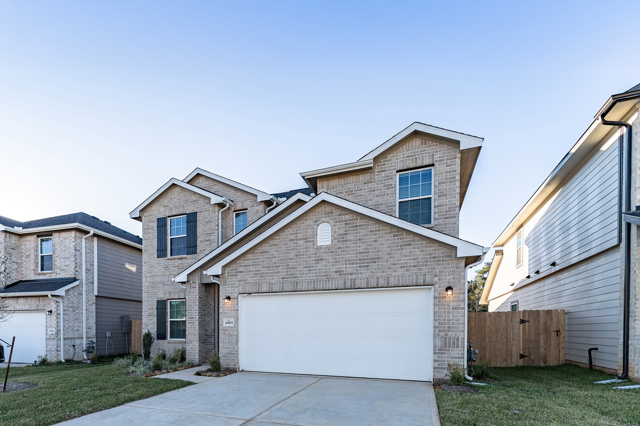 10693 Altitude Way Conroe, TX 77303 - Photo 2 of 37