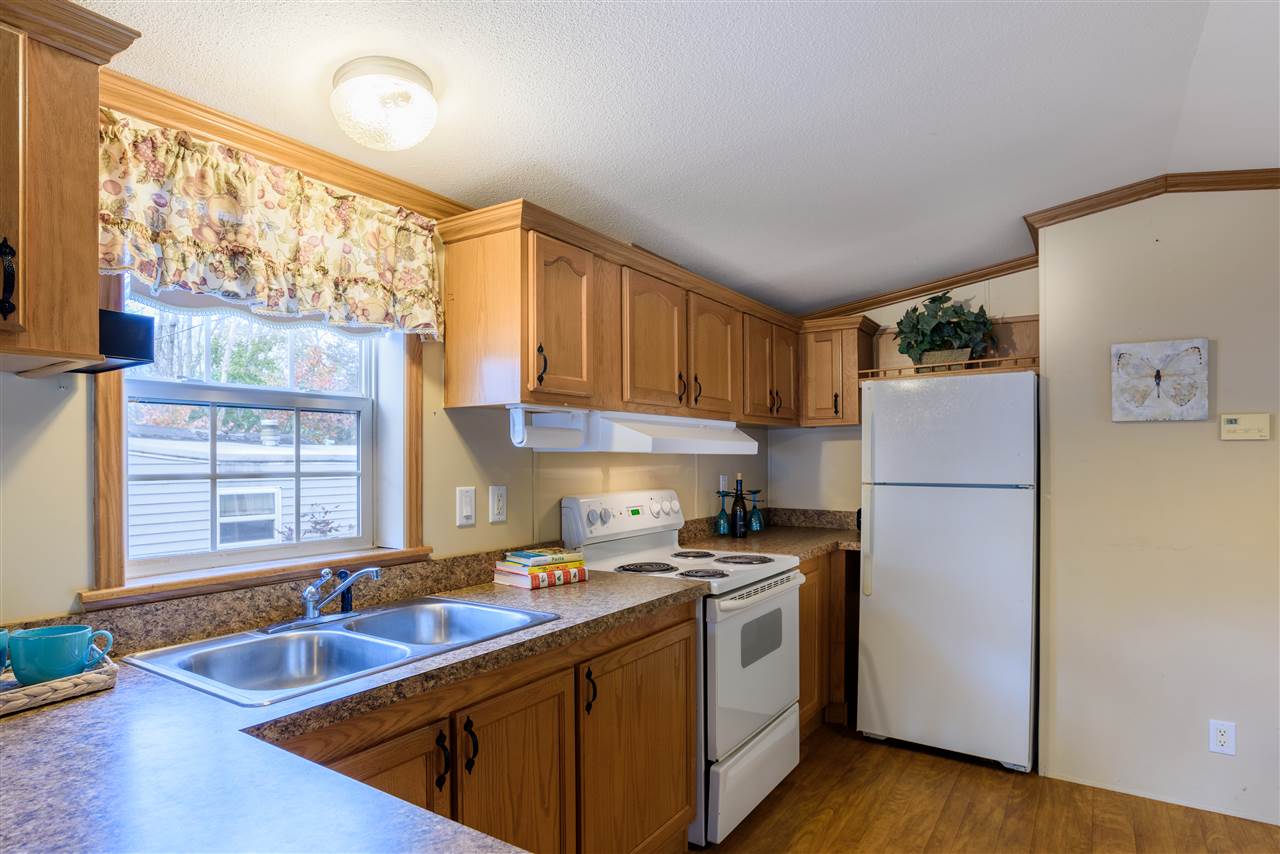 14 Amherst Road Newmarket, NH 03857 - Photo 2 of 30