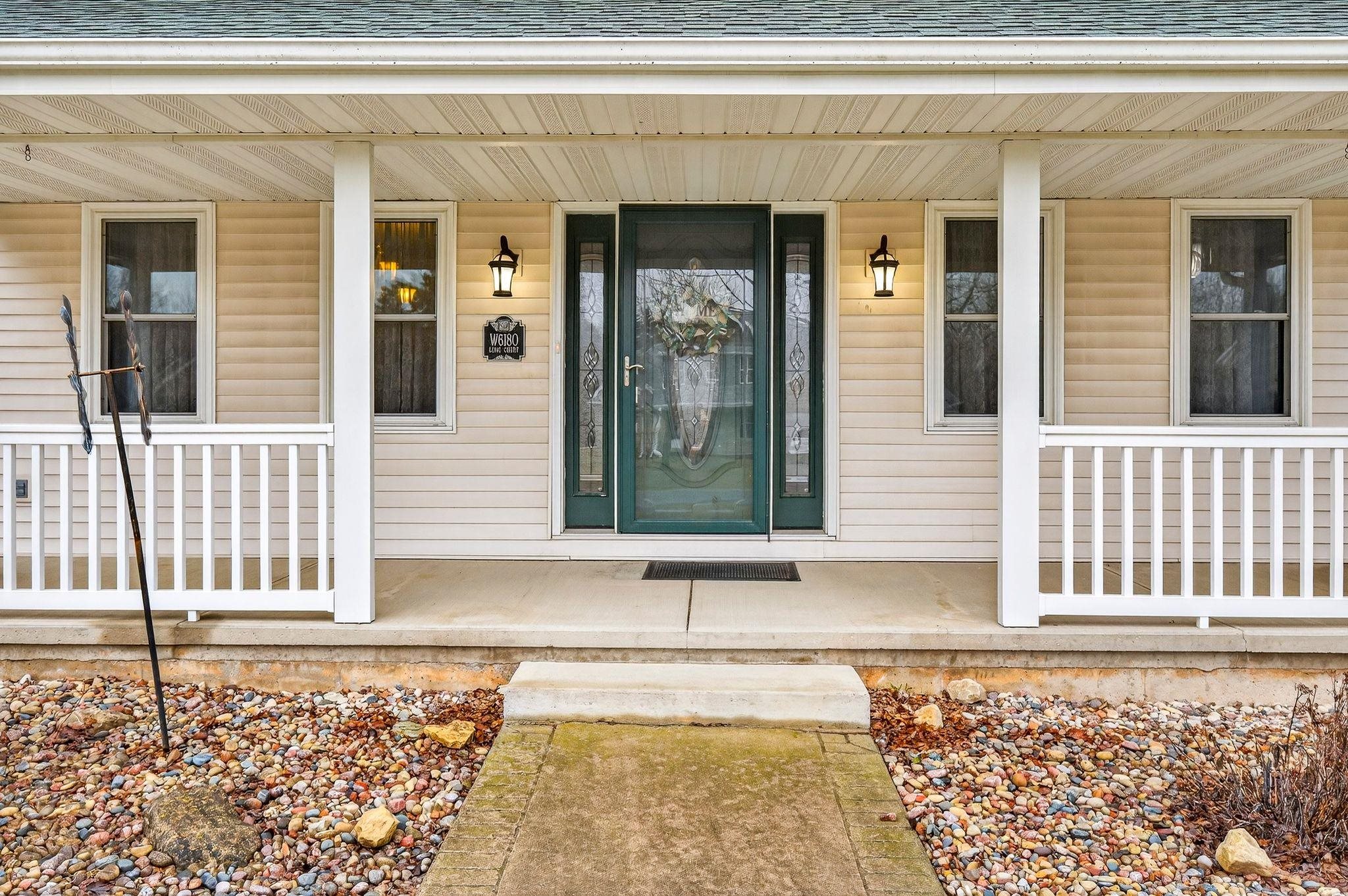 W6180 Long Court Appleton, WI 54914 - Photo 2 of 54