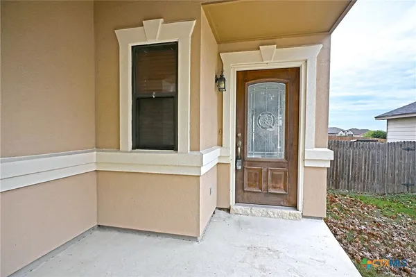 a view of an entryway of the house
