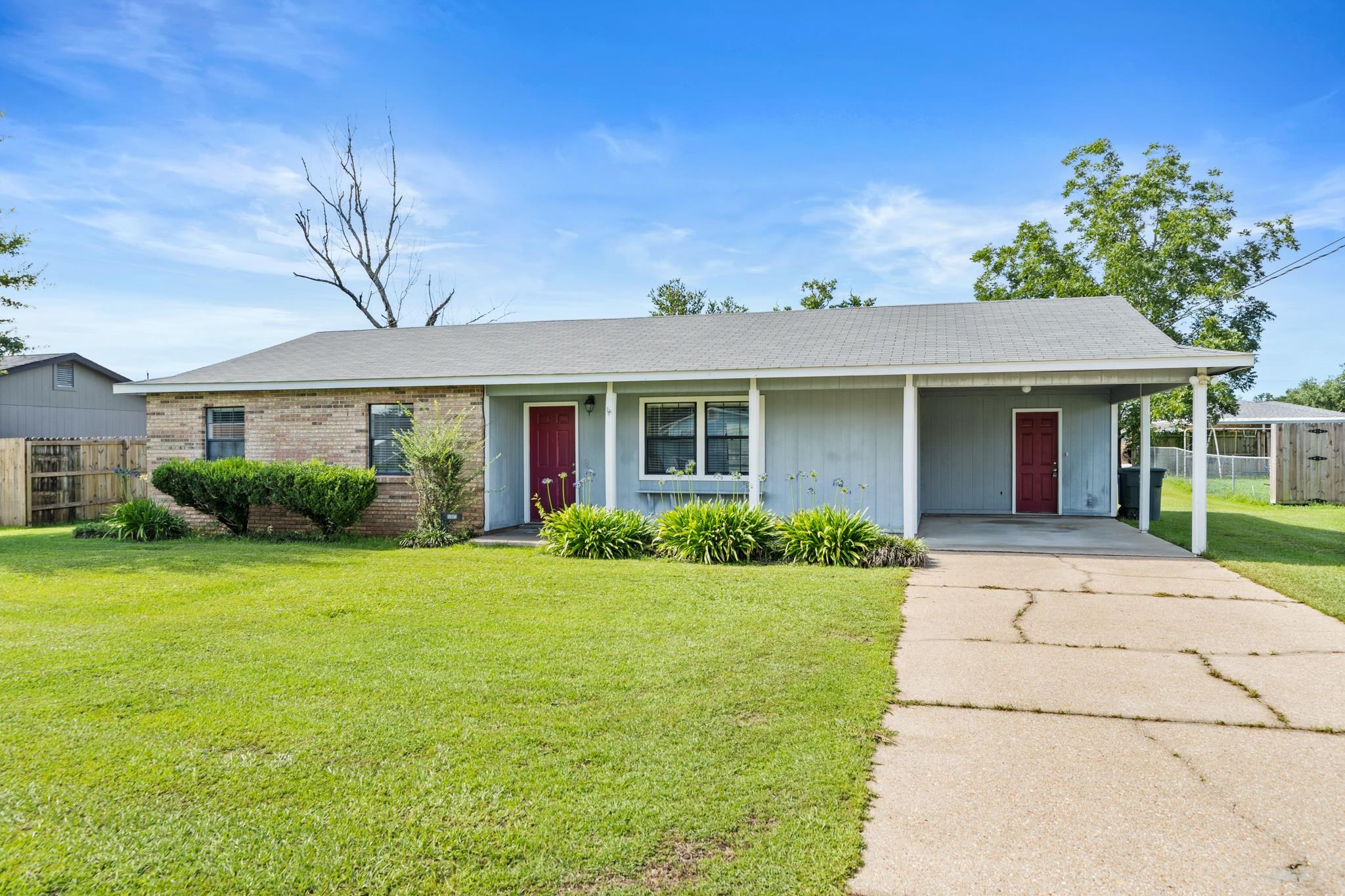 505 Linda Court Foley, AL 36535 - Photo 2 of 17