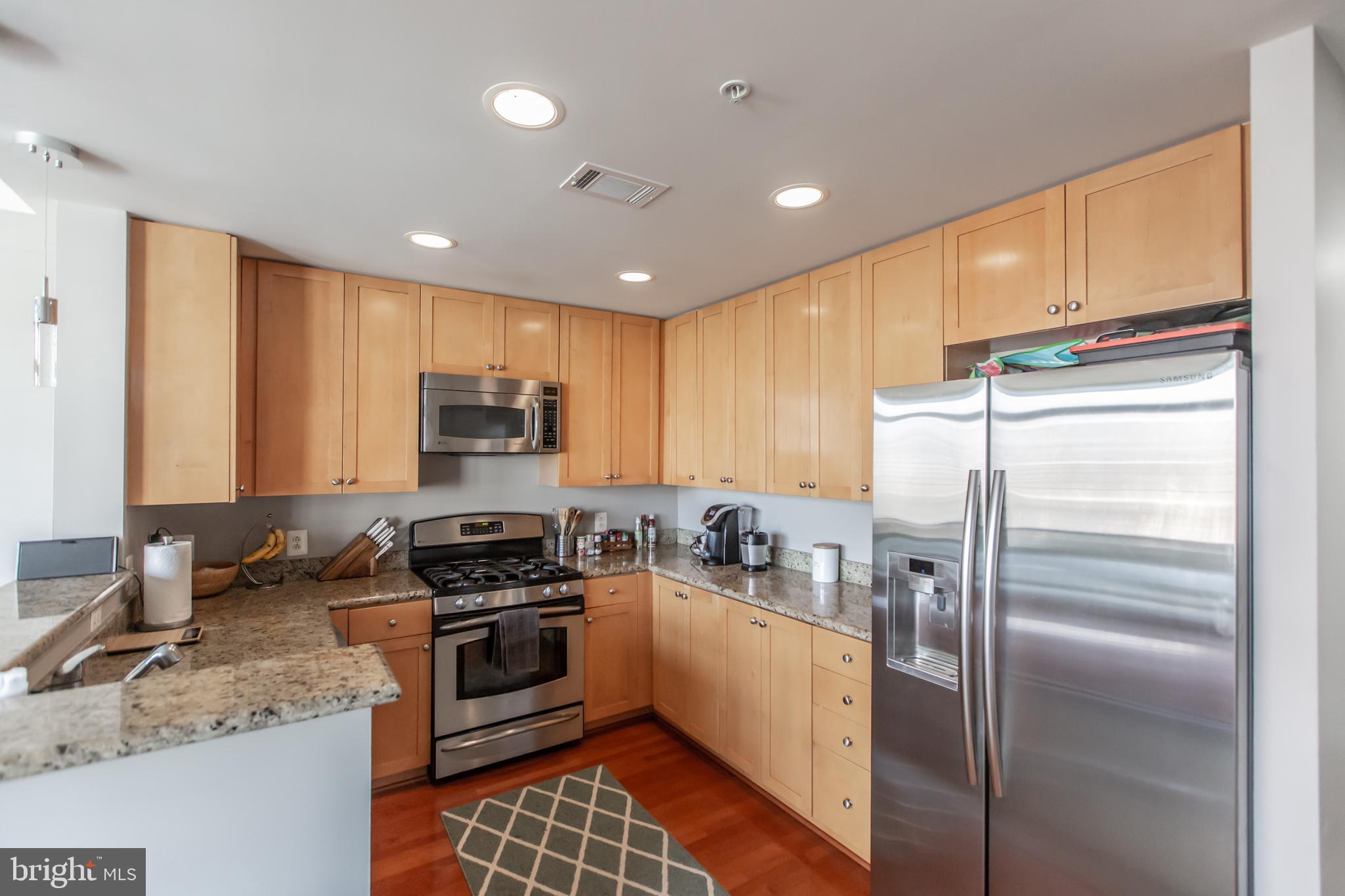 3650 South Glebe Road, Unit 644 Arlington, VA 22202 - Photo 4 of 28 Modern Kitchen With Stainless Appliances