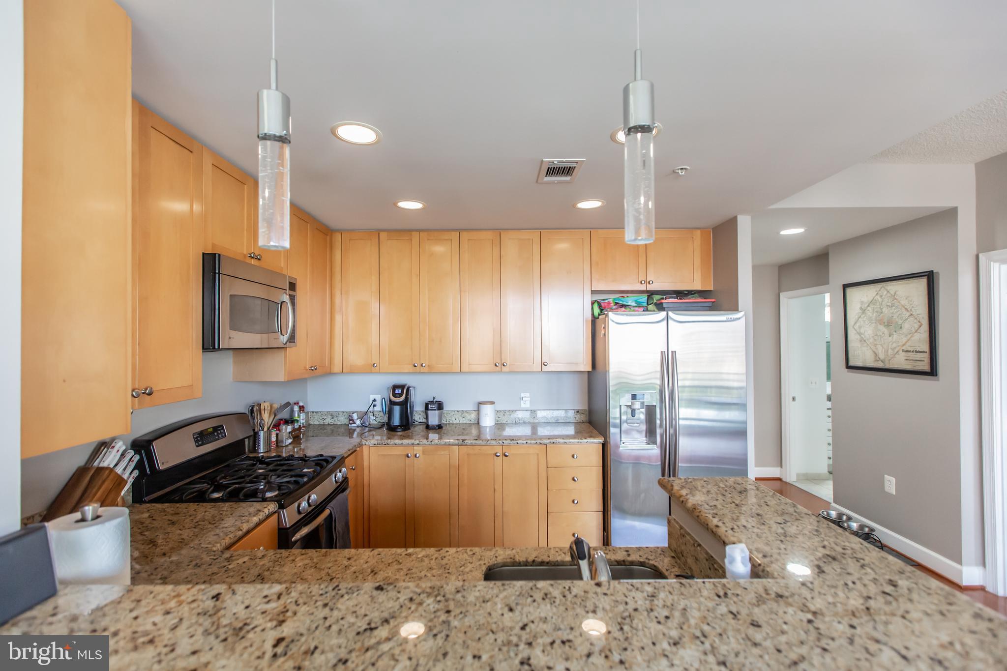 3650 South Glebe Road, Unit 644 Arlington, VA 22202 - Photo 5 of 28 Granite Counter To Match The Contemporary Cabinet