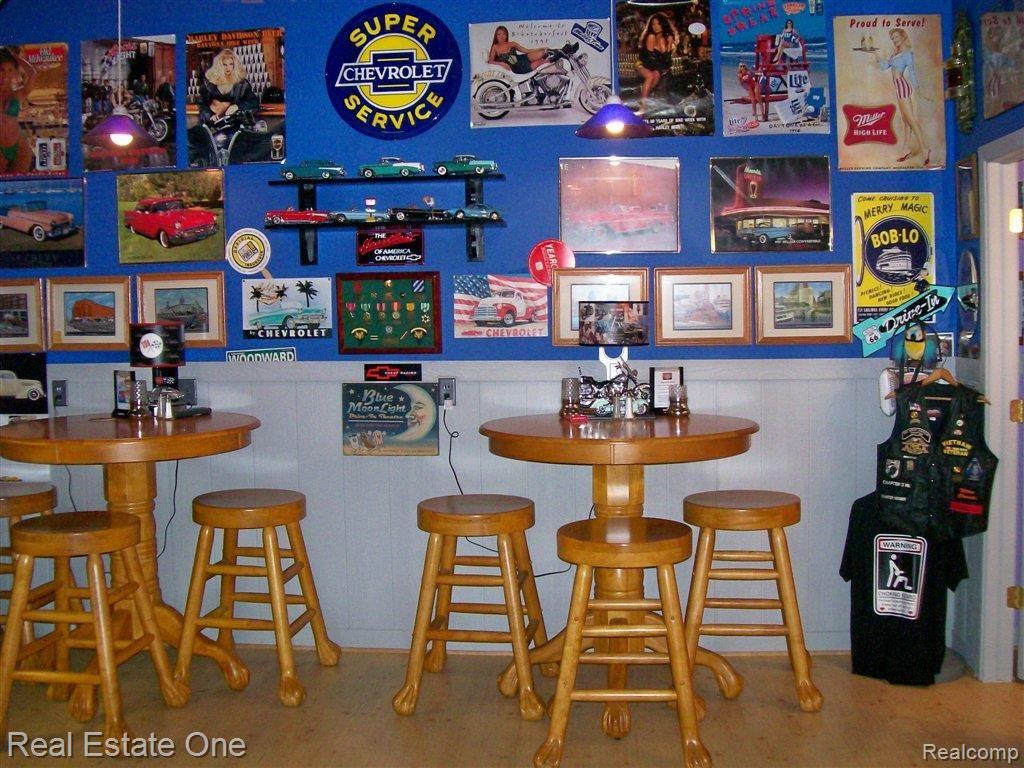 5211 7 Mile Road South Lyon, MI 48178 - Photo 22 of 25 Lounge