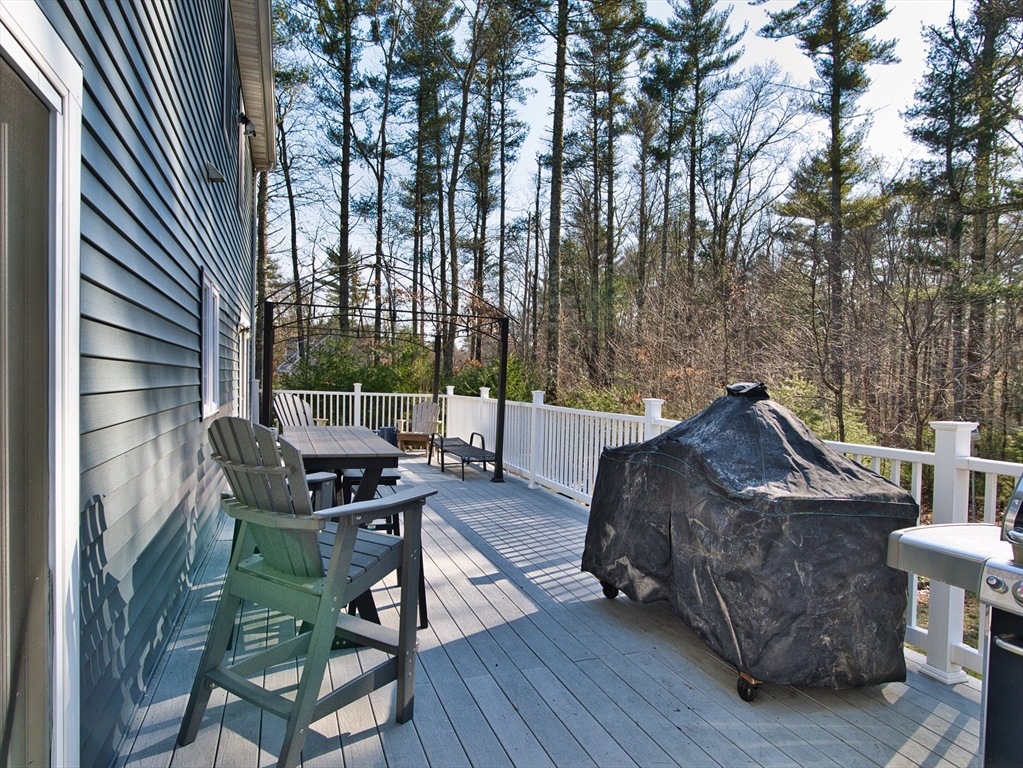 109 Haskell Ridge Road Rochester, MA 02770 - Photo 8 of 33