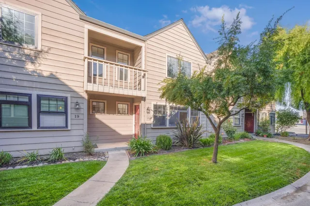 $399,000 | 160 Gibson Drive, Unit 20, Hollister, CA 95023