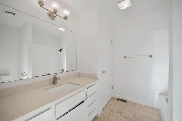 $399,000 | 160 Gibson Drive, Unit 20, Hollister, CA 95023