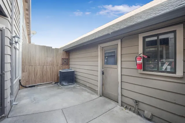 $399,000 | 160 Gibson Drive, Unit 20, Hollister, CA 95023