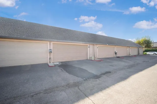 $399,000 | 160 Gibson Drive, Unit 20, Hollister, CA 95023