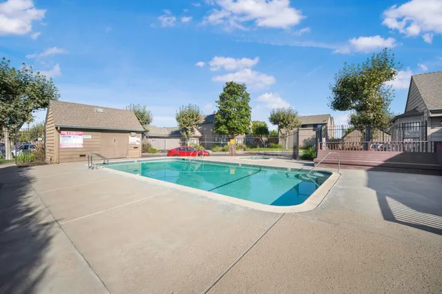 $399,000 | 160 Gibson Drive, Unit 20, Hollister, CA 95023