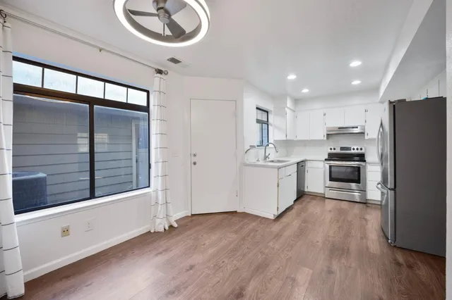 $399,000 | 160 Gibson Drive, Unit 20, Hollister, CA 95023