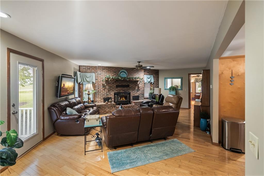 1504 17000 Road Parsons, KS 67357 - Photo 11 of 90