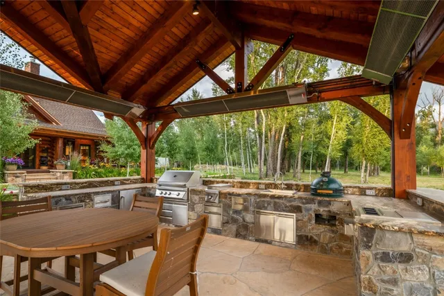 a outdoor view with a sitting space