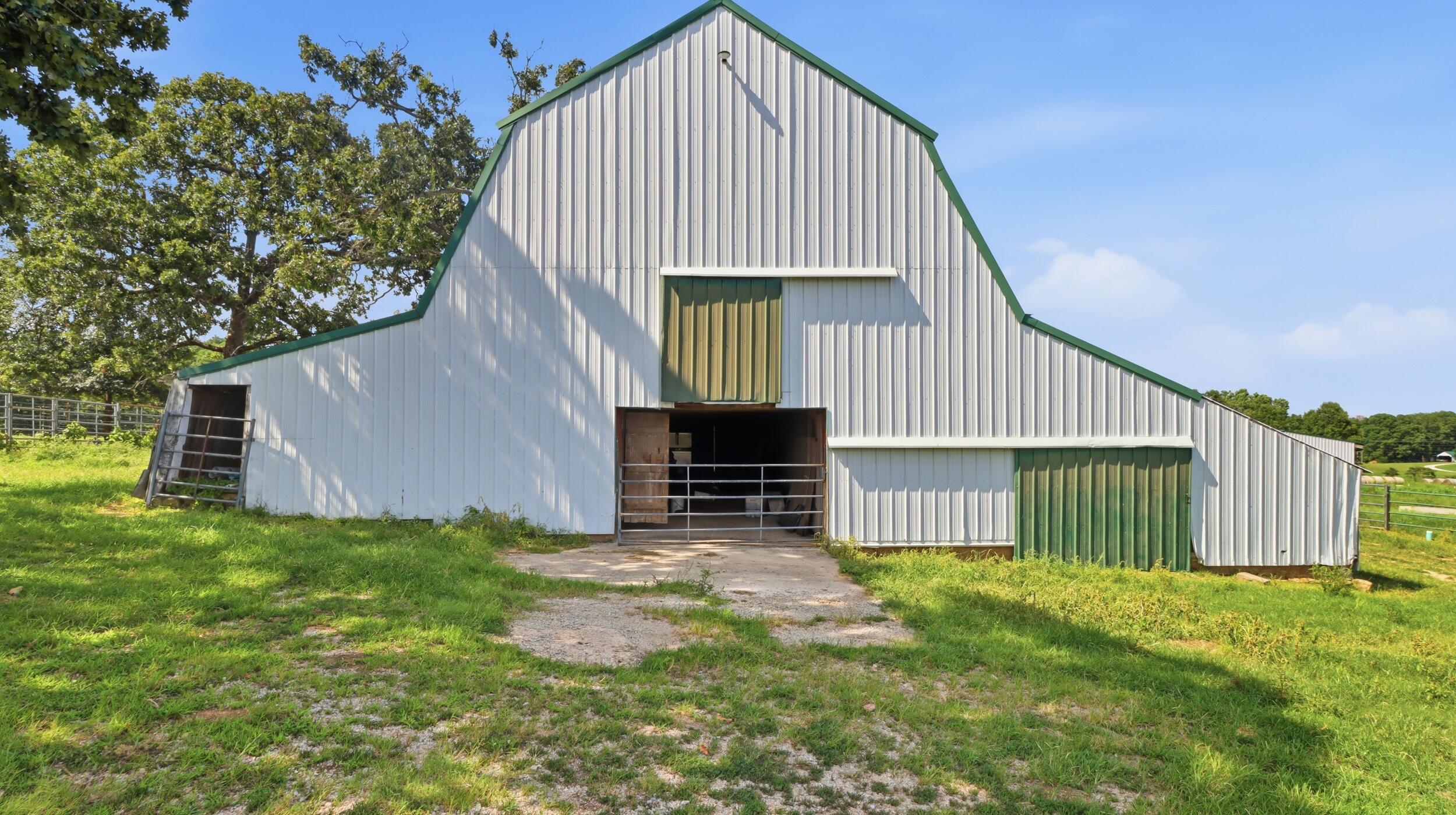 8431 State Rte AD Dora, MO 65637 - Photo 33 of 72 Loft Barn