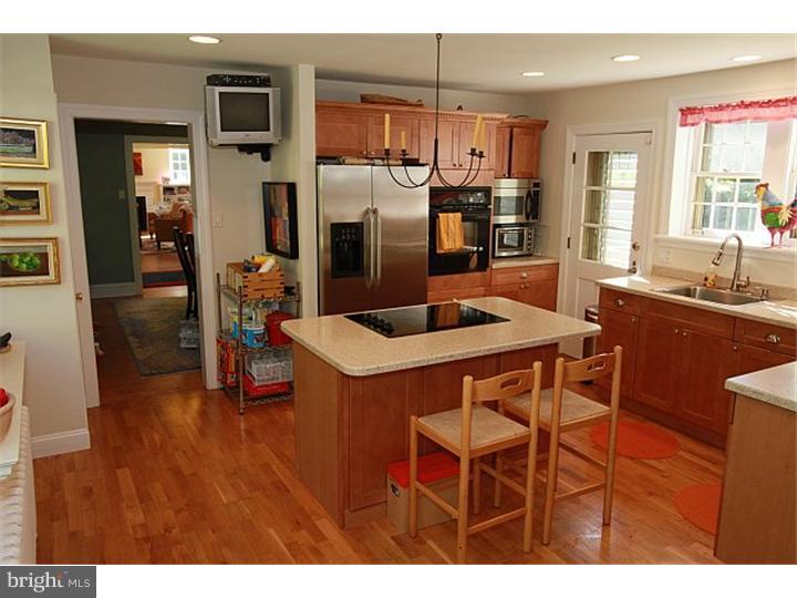 121 Holmecrest Road Jenkintown, PA 19046 - Photo 8 of 19 Gallery Image 8