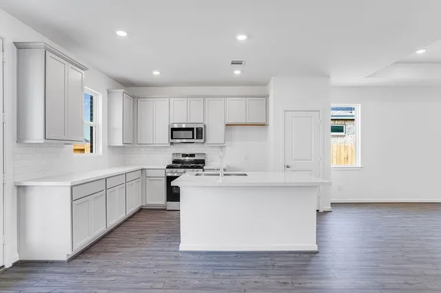 $2,650 | 9735 Bixby Crk Drive, Cypress, TX 77433