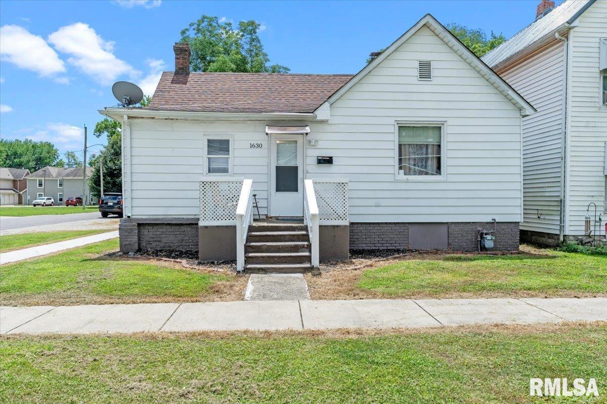 1630 East Reynolds Street Springfield, IL 62702 - Photo 1 of 25