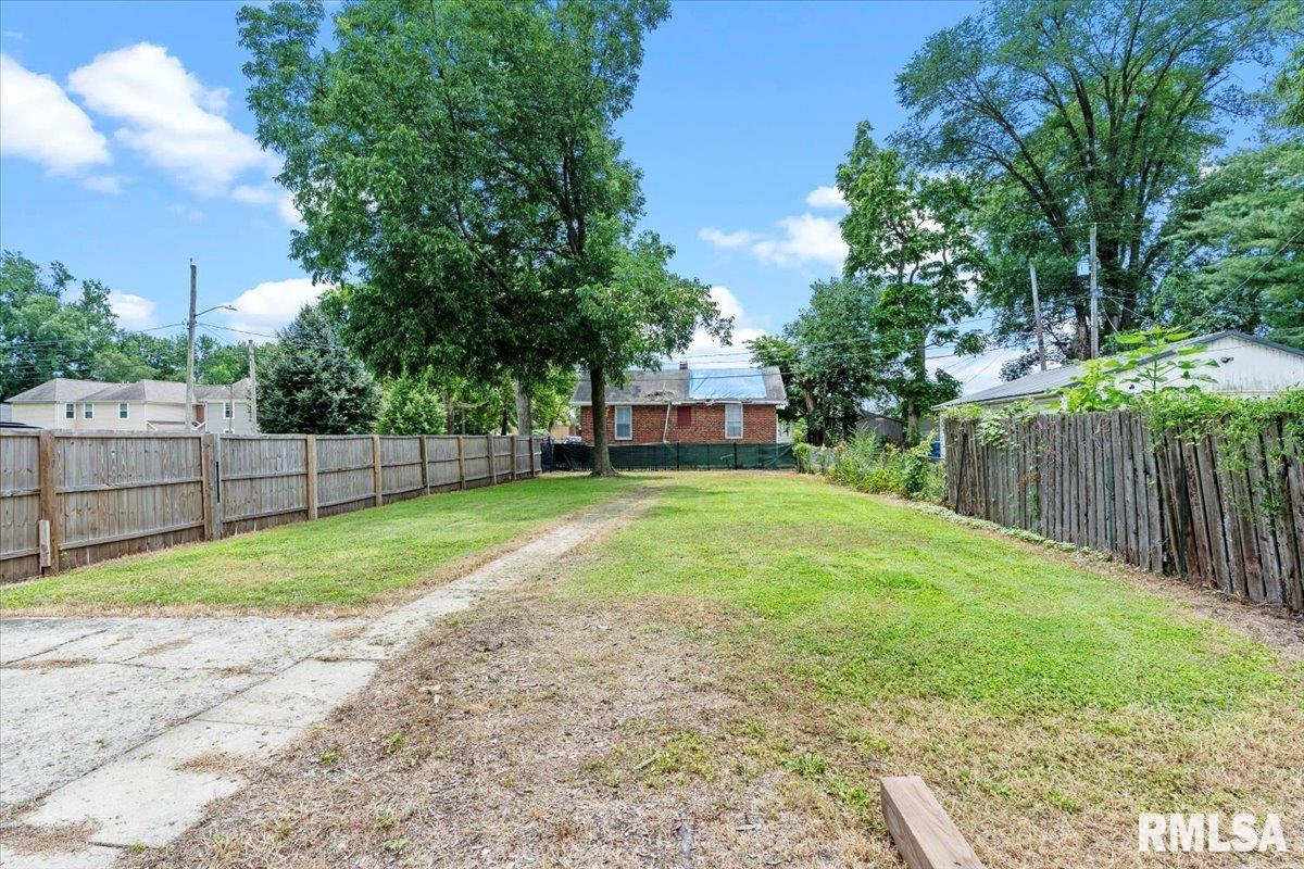 1630 East Reynolds Street Springfield, IL 62702 - Photo 23 of 25