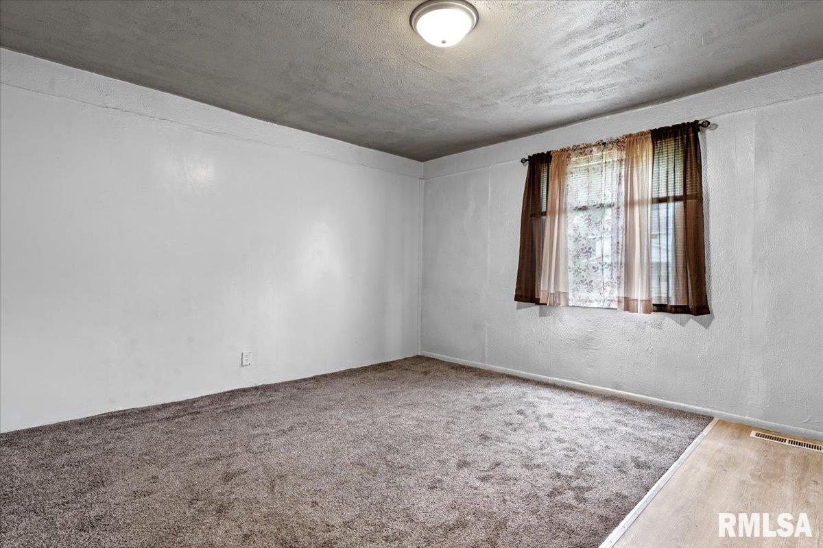 1630 East Reynolds Street Springfield, IL 62702 - Photo 7 of 25