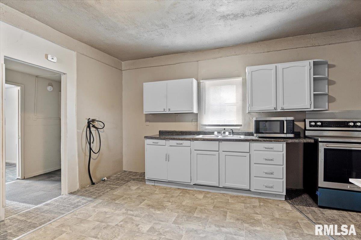1630 East Reynolds Street Springfield, IL 62702 - Photo 9 of 25